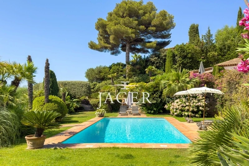 2 - sea view estate for sale in sainte-maxime var france