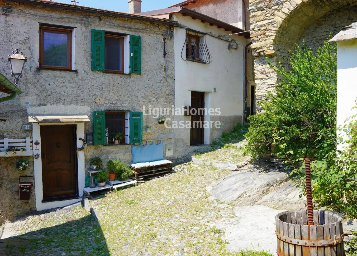 2 - verkoop huis triora liguria italië