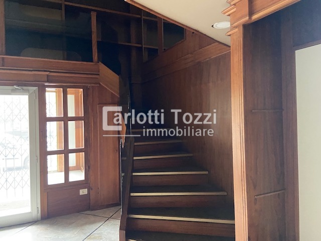 2 - vente commerce grosseto toscane italie