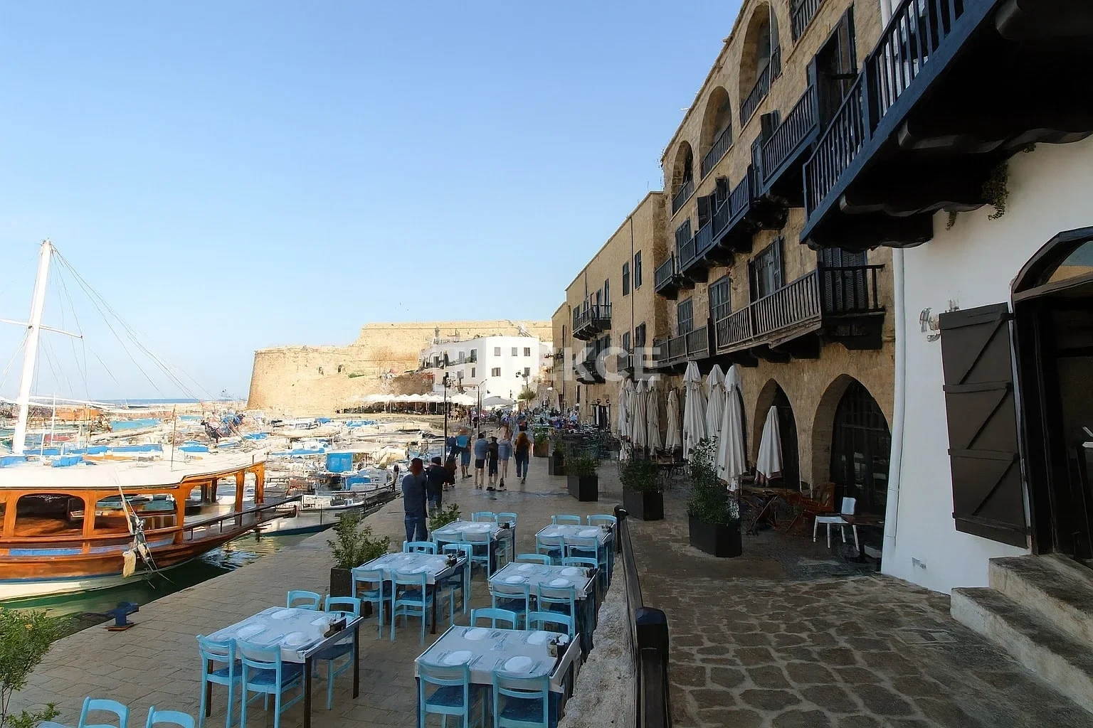 1 - vente commerce vue mer girne kyrenia chypre