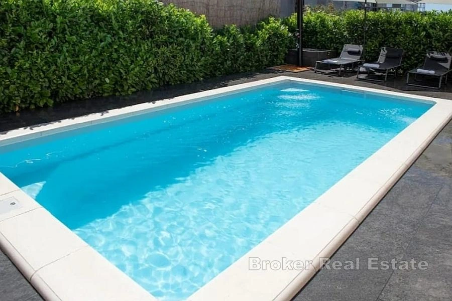 2 - venta casa a pie de playa trogir split-dalmacia croacia