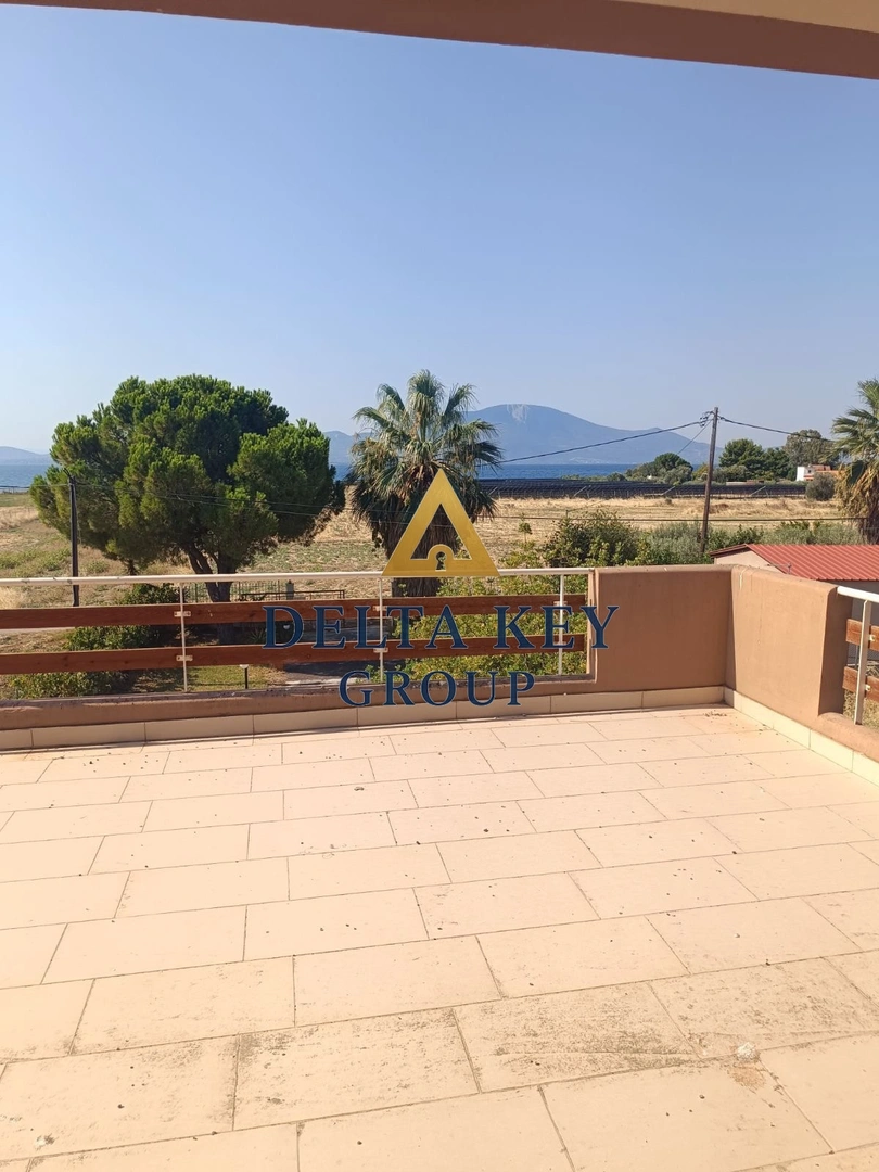 2 - vendita villa fronte mare dirfys-messapia grecia centrale grecia