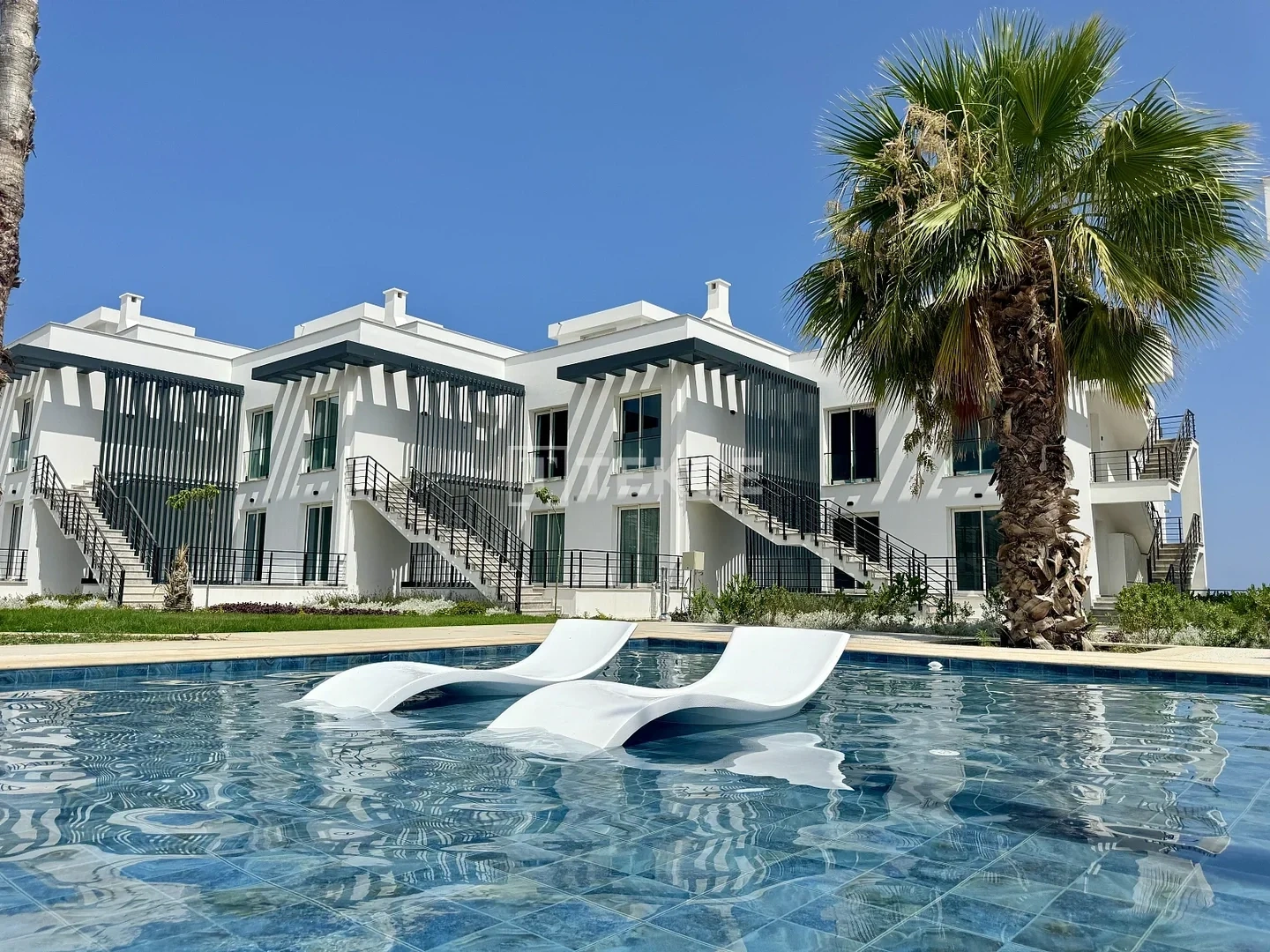1 - продажа квартира ноги в воде famagusta фамагуста кипр
