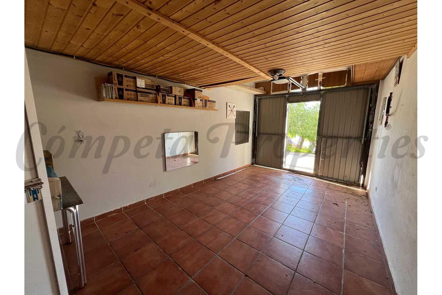 2 - venta propiedad a pie de playa nerja andalucía españa