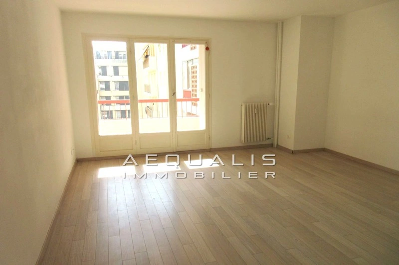 Wohnung mit Terrasse