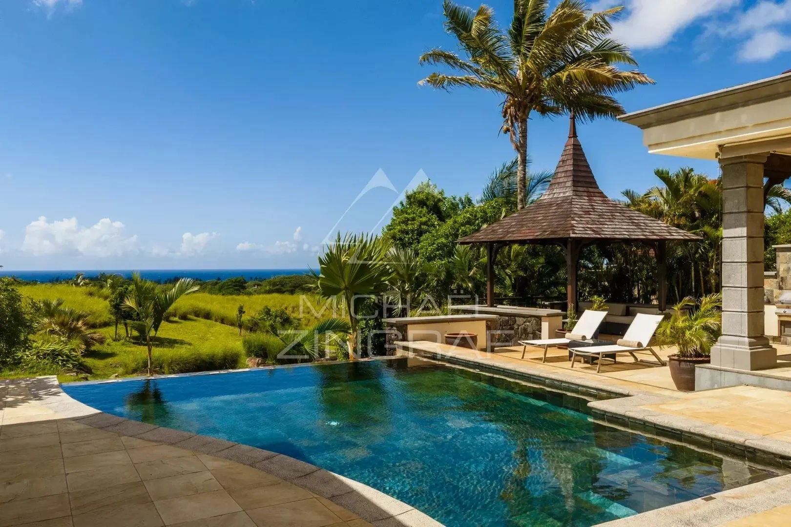 Villa vista mare con piscina