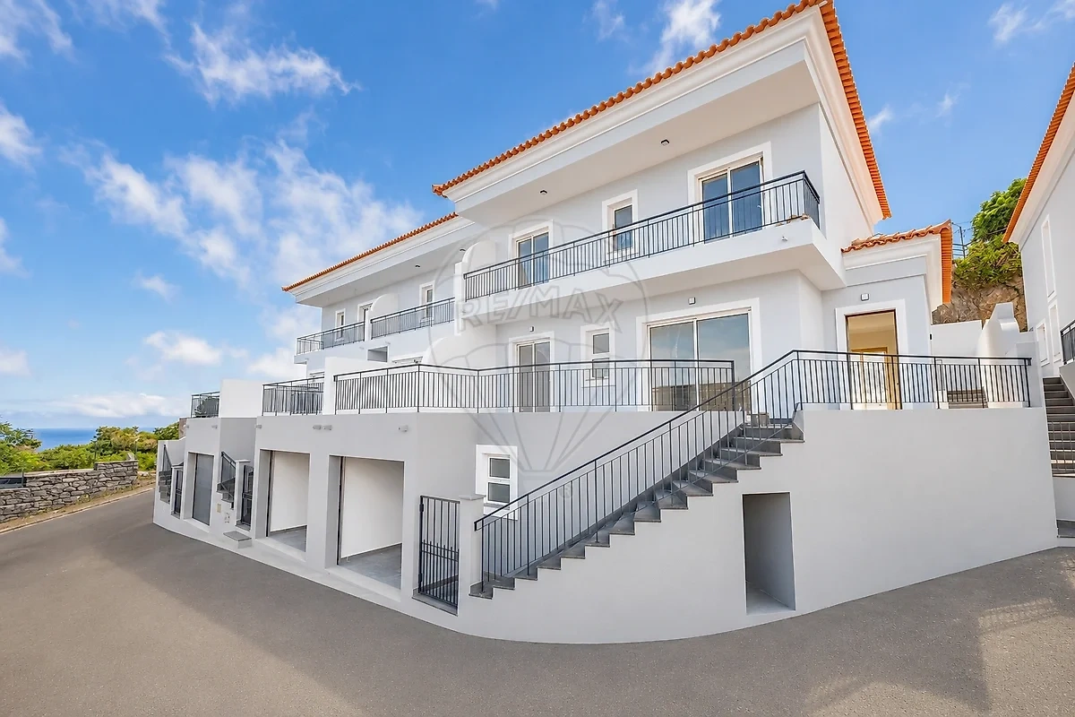 1 - sea view house for sale in santa cruz madeira portugal