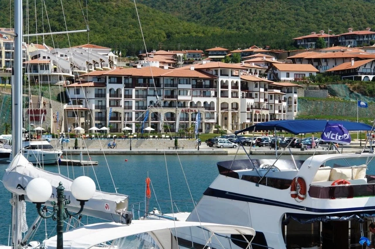 2 - waterfront apartment for sale in sveti vlas burgas bulgaria