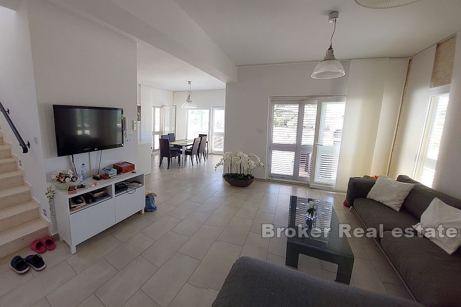2 - venta casa vista al mar rogoznica šibenik-knin croacia