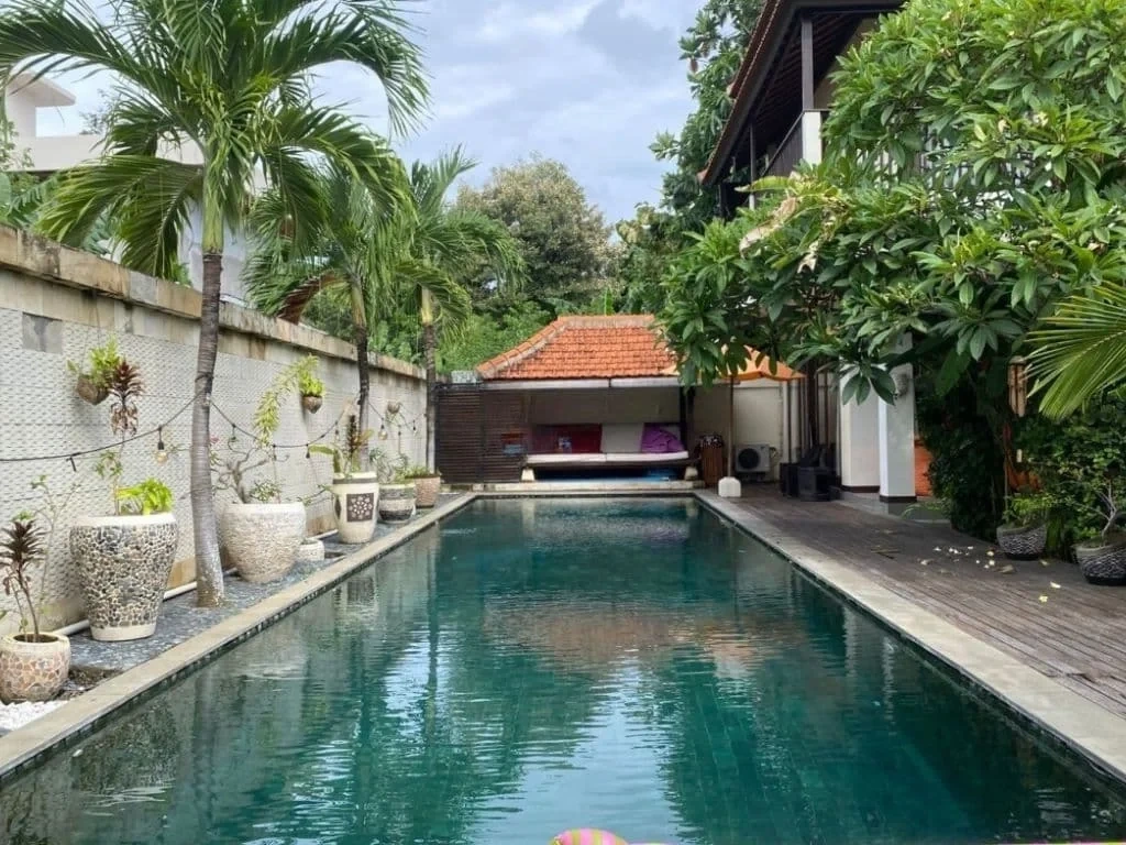 2 - vente maison pieds dans l'eau sanur bali indonésie