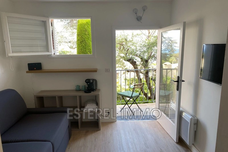 1 - sea view apartment for vacation rentals in théoule-sur-mer alpes-maritimes france