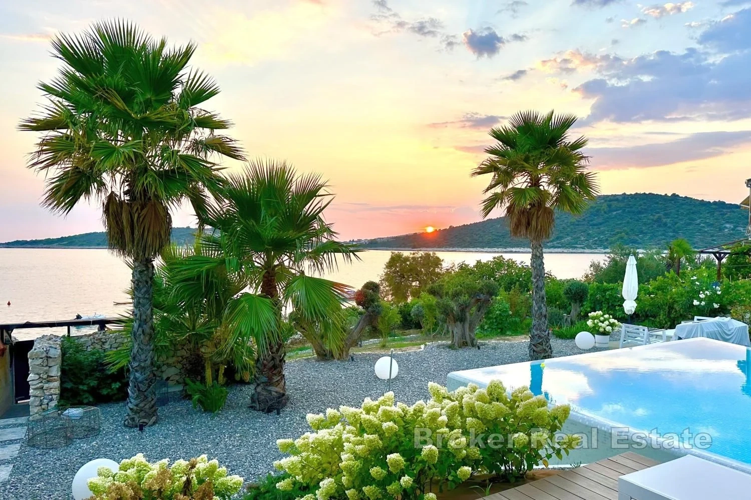 2 - vente maison pieds dans l'eau rogoznica šibenik-knin croatie