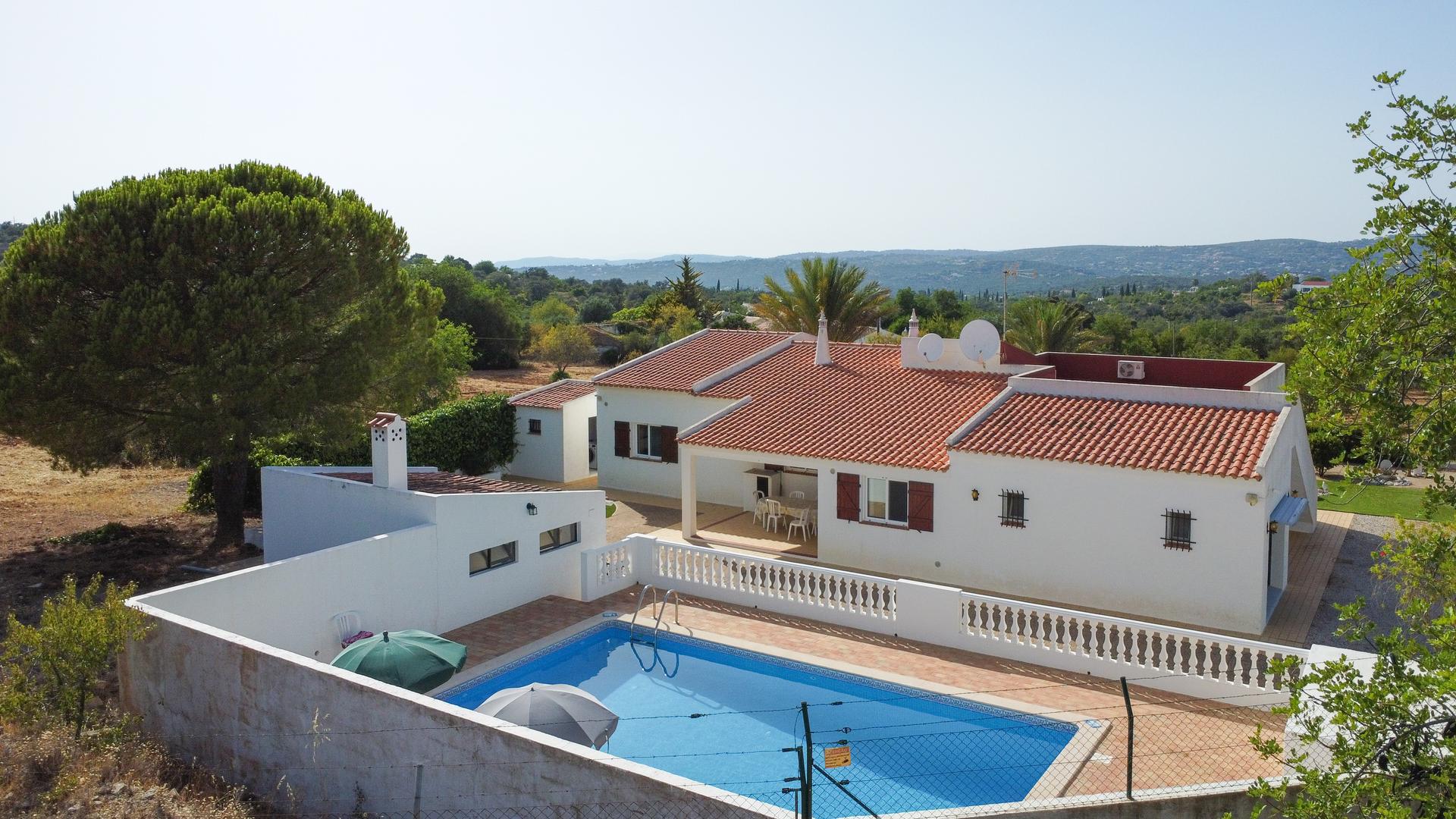 1 - house for sale in santa bárbara de nexe algarve portugal