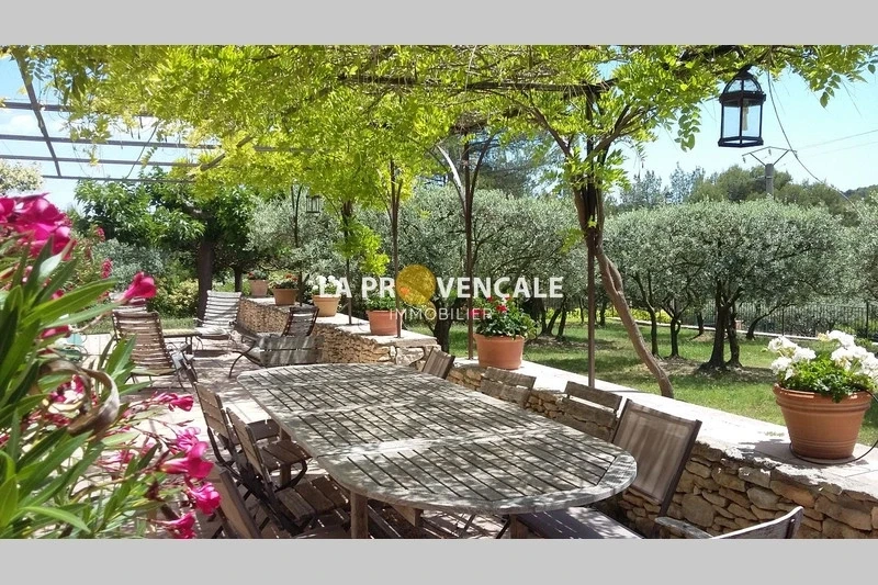 1 - vendita casa fuveau bocche del rodano francia