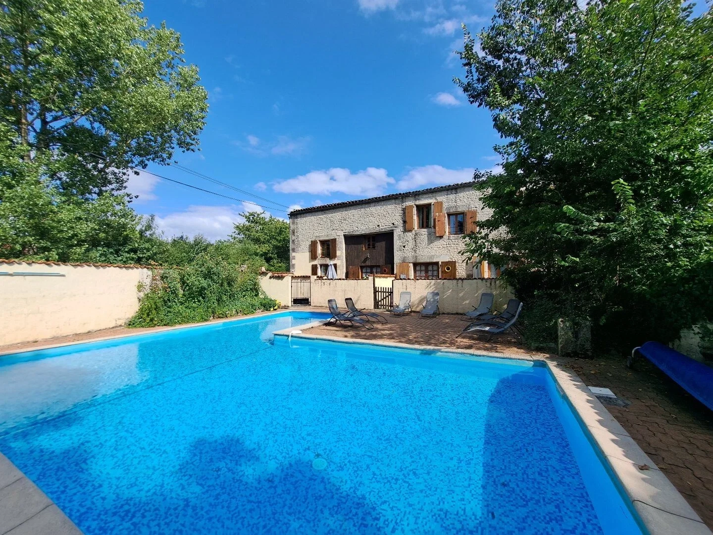 1 - vente maison saint-pierre-de-juillers charente-maritime france