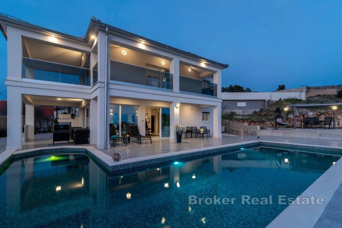 2 - venta casa vista al mar rogoznica šibenik-knin croacia