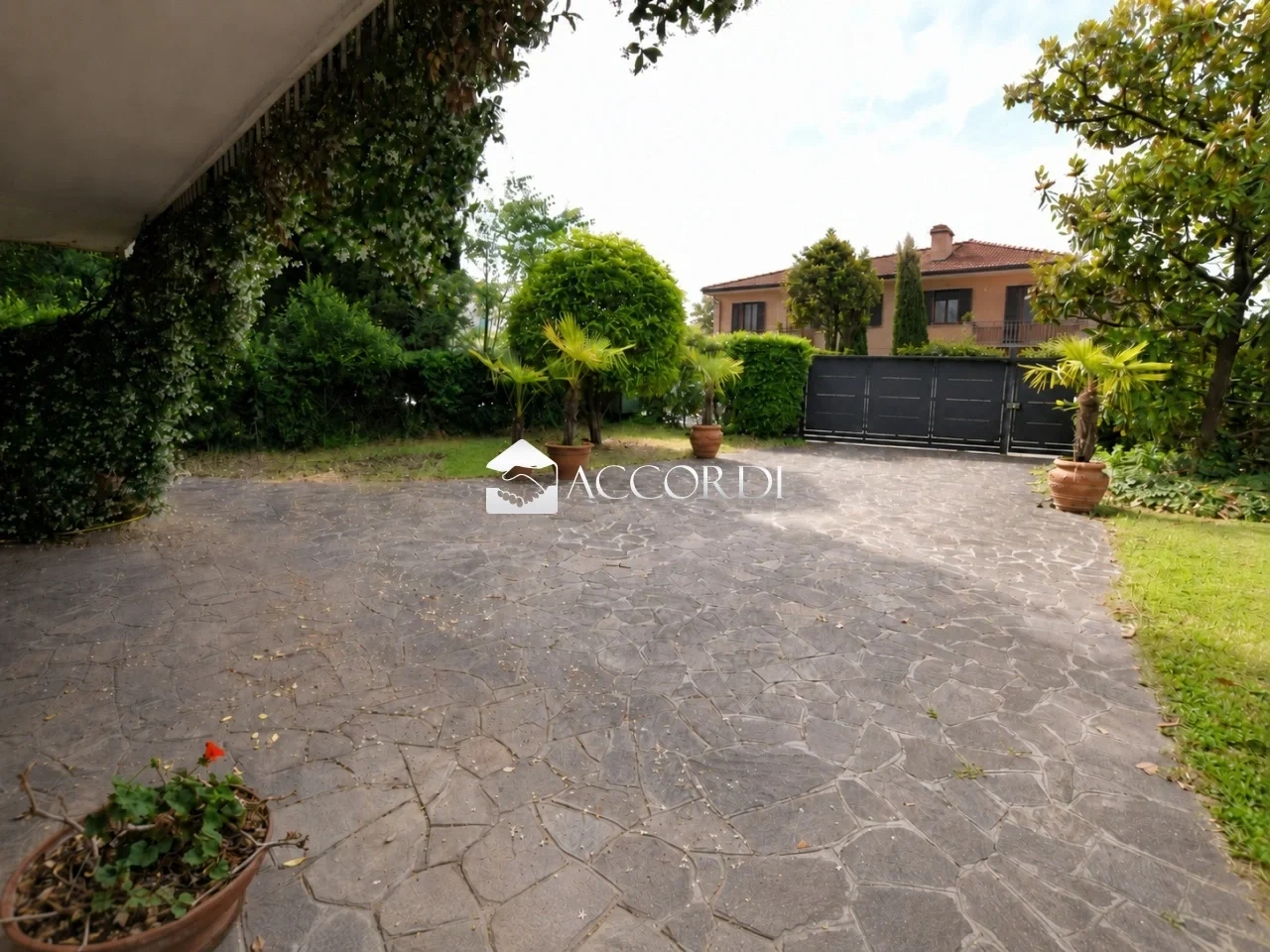 2 - verkoop huis montebelluna veneto italië