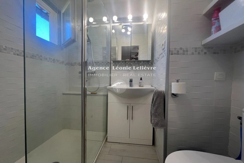 2 - sea view apartment for sale in les issambres var france
