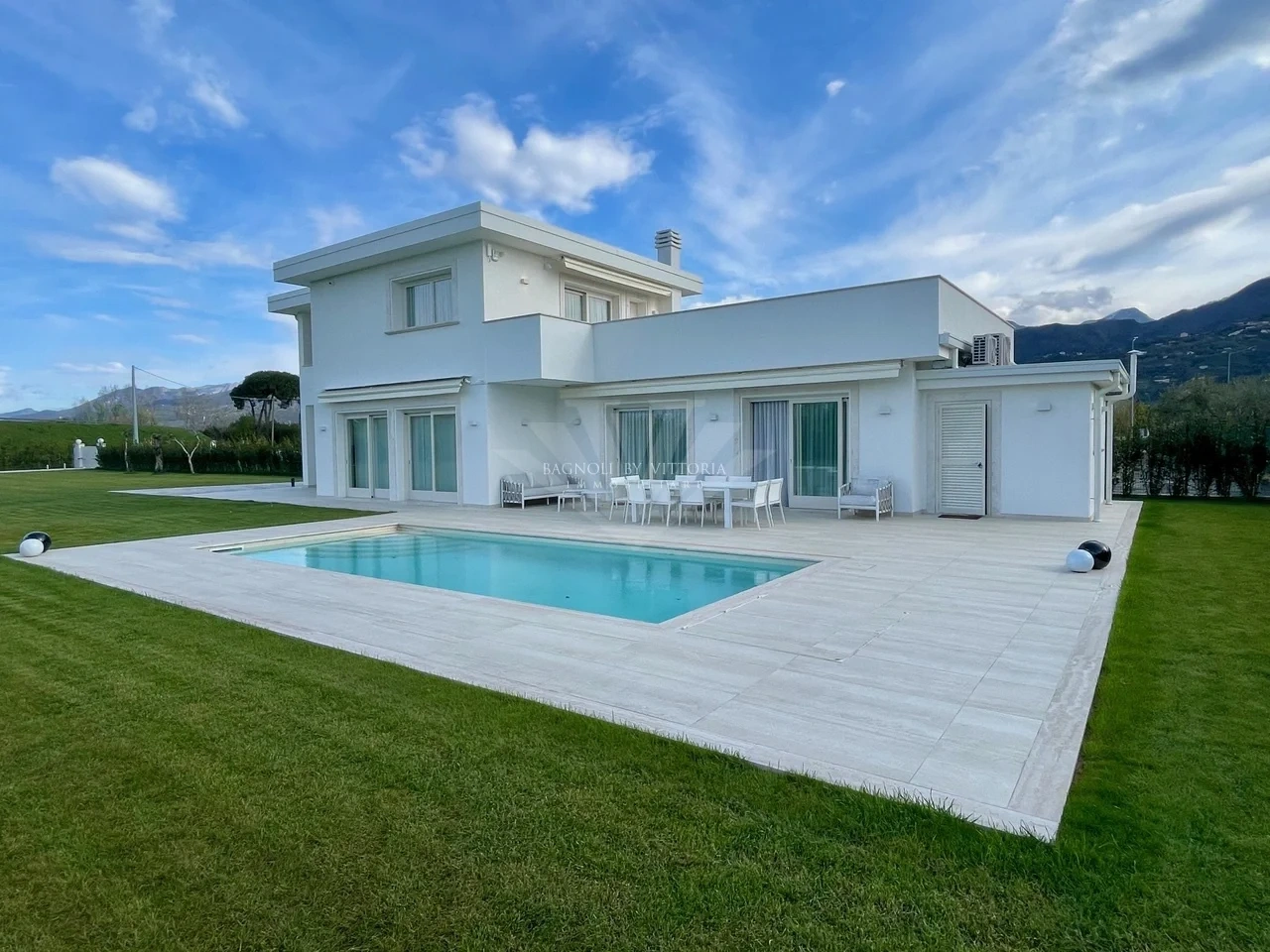 1 - venta casa pietrasanta toscana italia