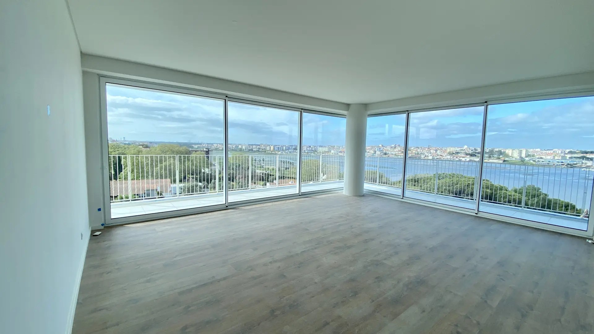 2 - vente appartement pieds dans l'eau seixal région de lisbonne portugal