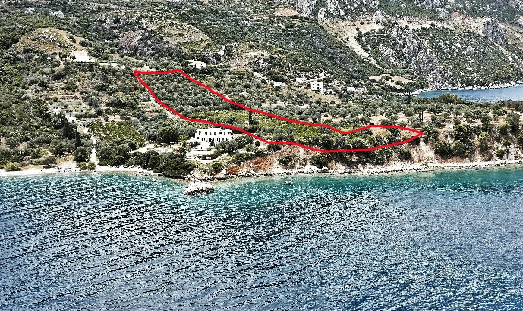 Terreno frente al mar de 12 000 m²