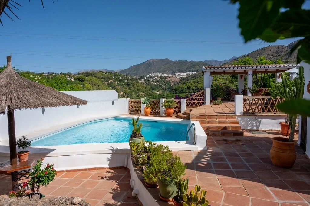 2 - venta villa a pie de playa frigiliana andalucía españa