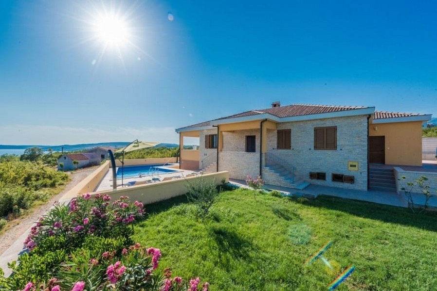 2 - vendita casa vista mare jasenice regione zaratina croazia