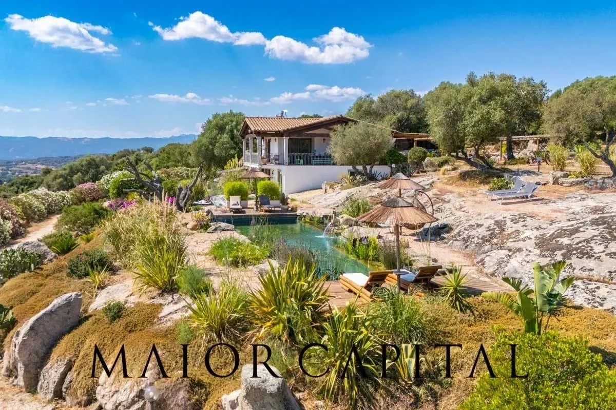 Casa vista de mar com piscina