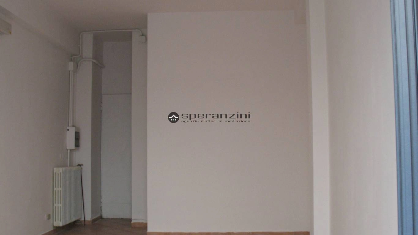 2 - продажа коммерция fano марке италия