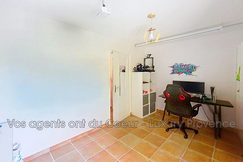 2 - house for sale in gréasque bouches-du-rhône france