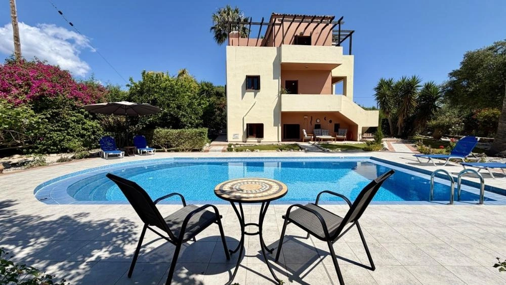 2 - vendita casa vista mare almyrída creta grecia