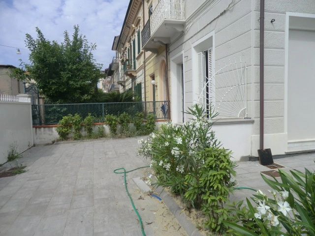 1 - venta casa vista al mar viareggio toscana italia