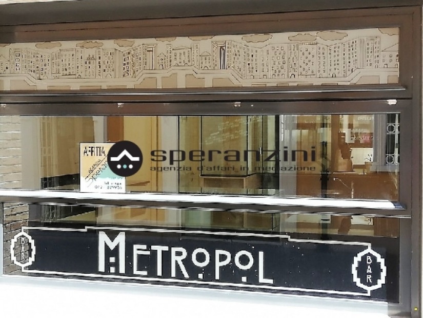 2 - venda espaço comercial fano marcas itália