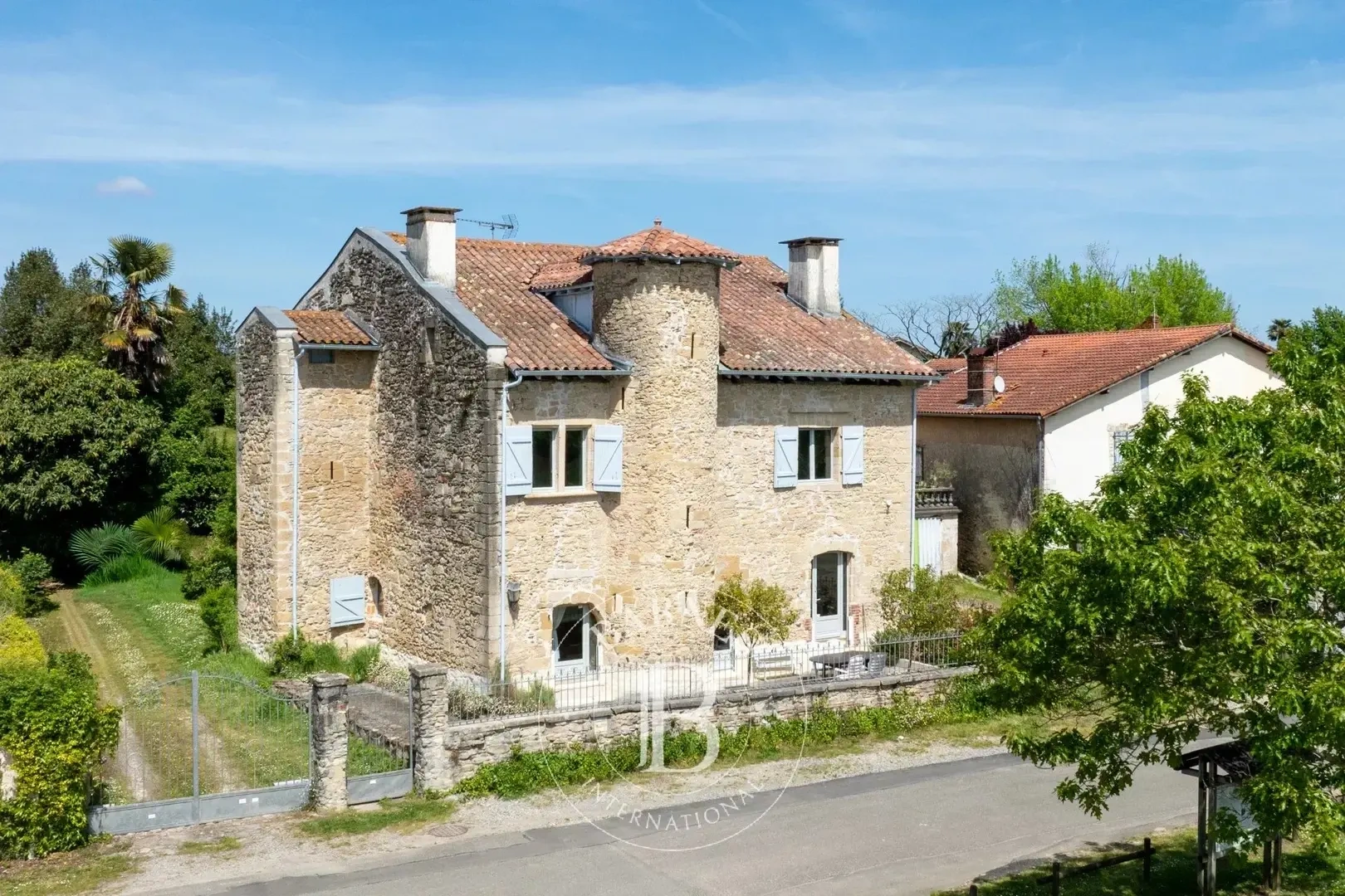 2 - house for sale in saubusse landes france