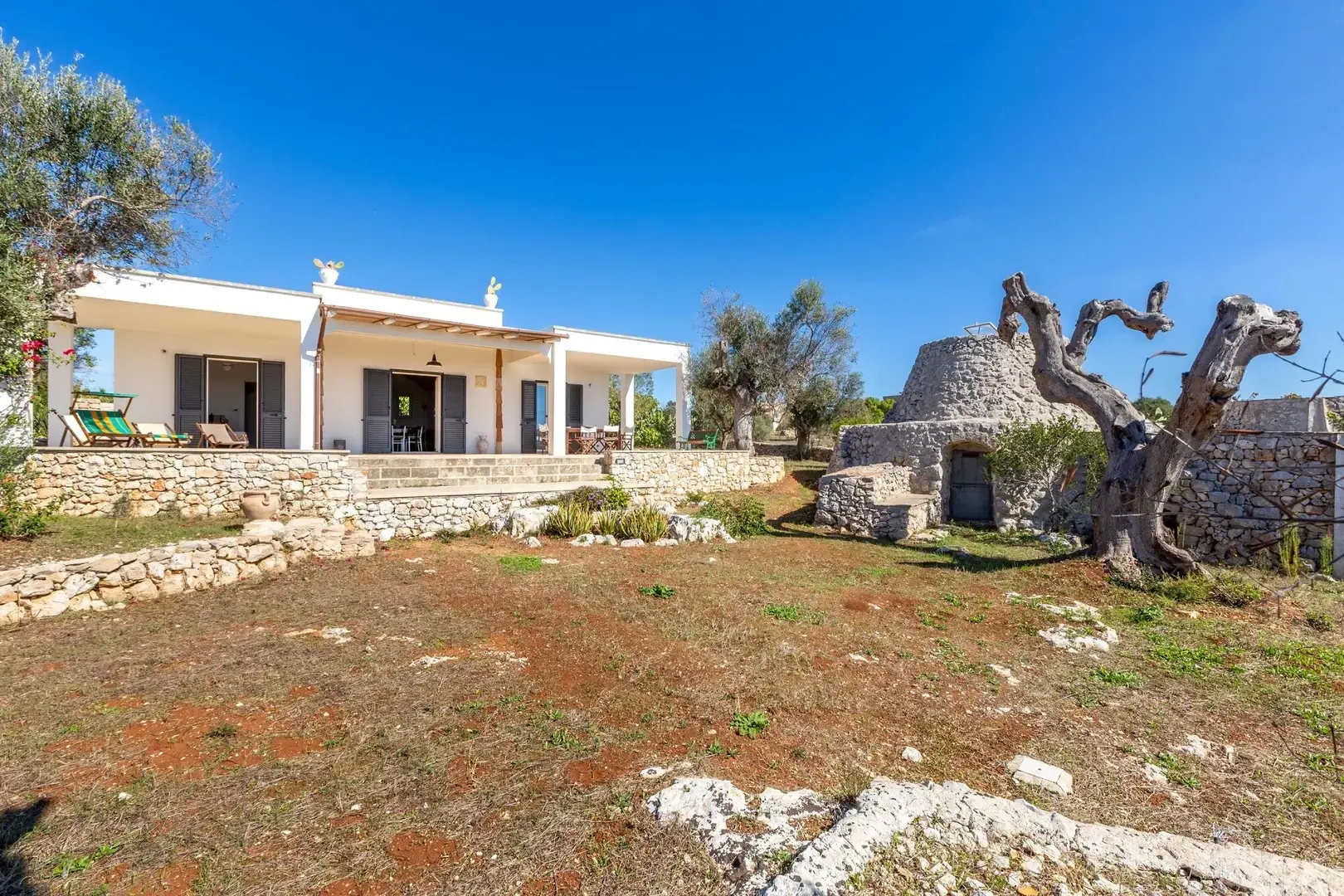 2 - venda casa vista de mar salve apulia itália