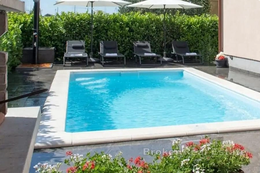 1 - venta casa a pie de playa trogir split-dalmacia croacia