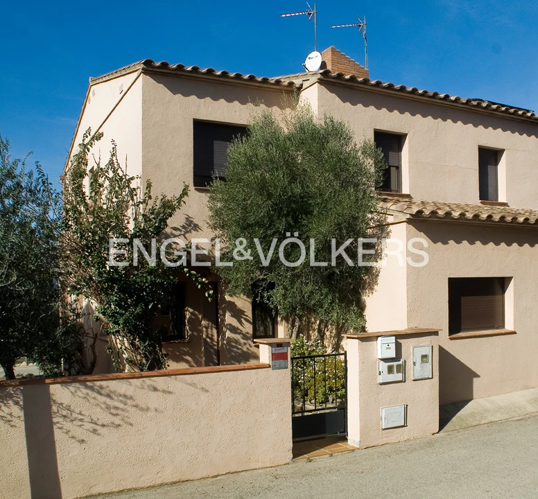 2 - venta casa vilamaniscle cataluña españa