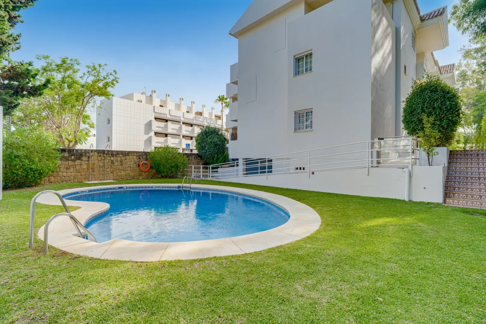 2 - verkoop appartement strand to voet marbella - costa del sol andalusië spanje