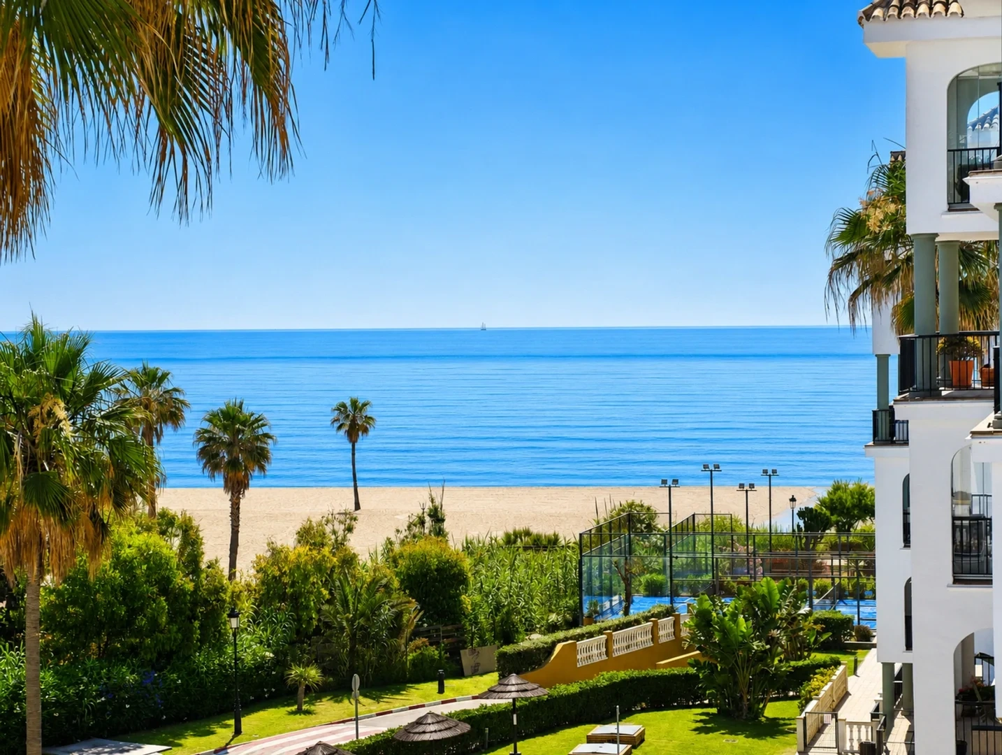 2 - vendita appartamento fronte mare manilva andalusia spagna