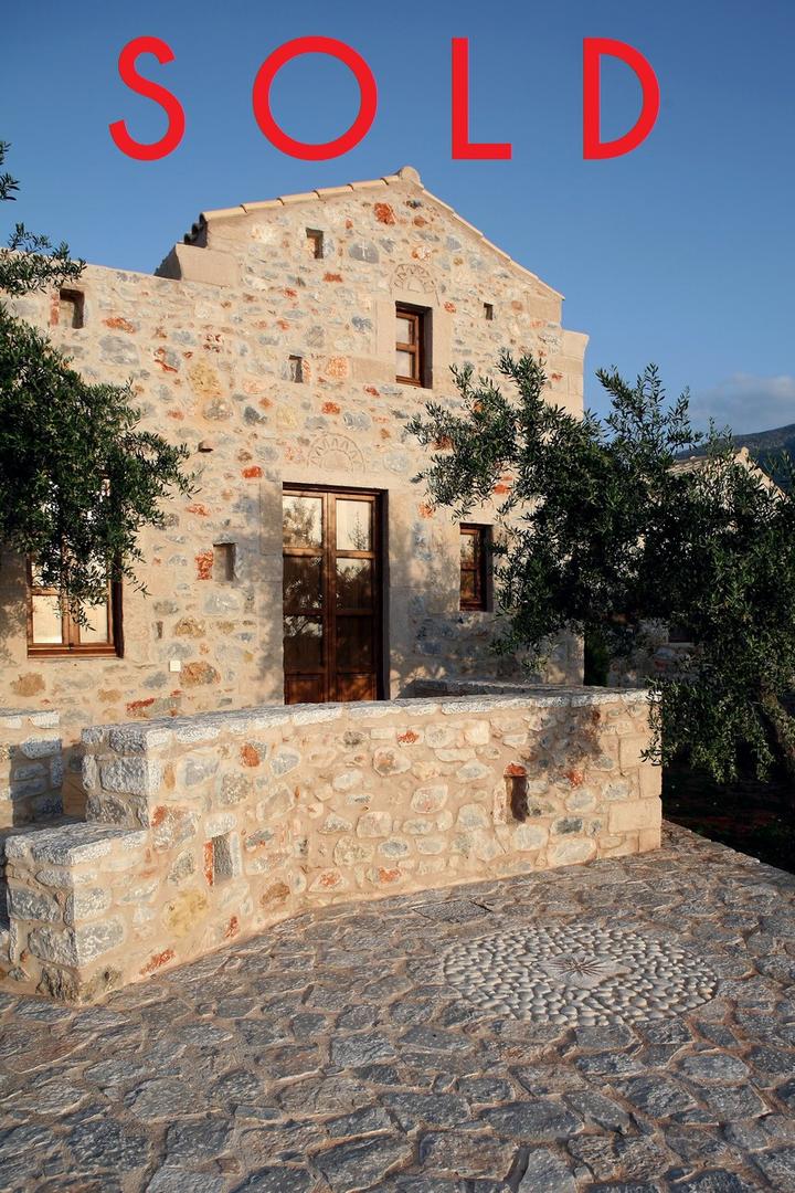1 - beach walk house for sale in stoúpa peloponnese greece