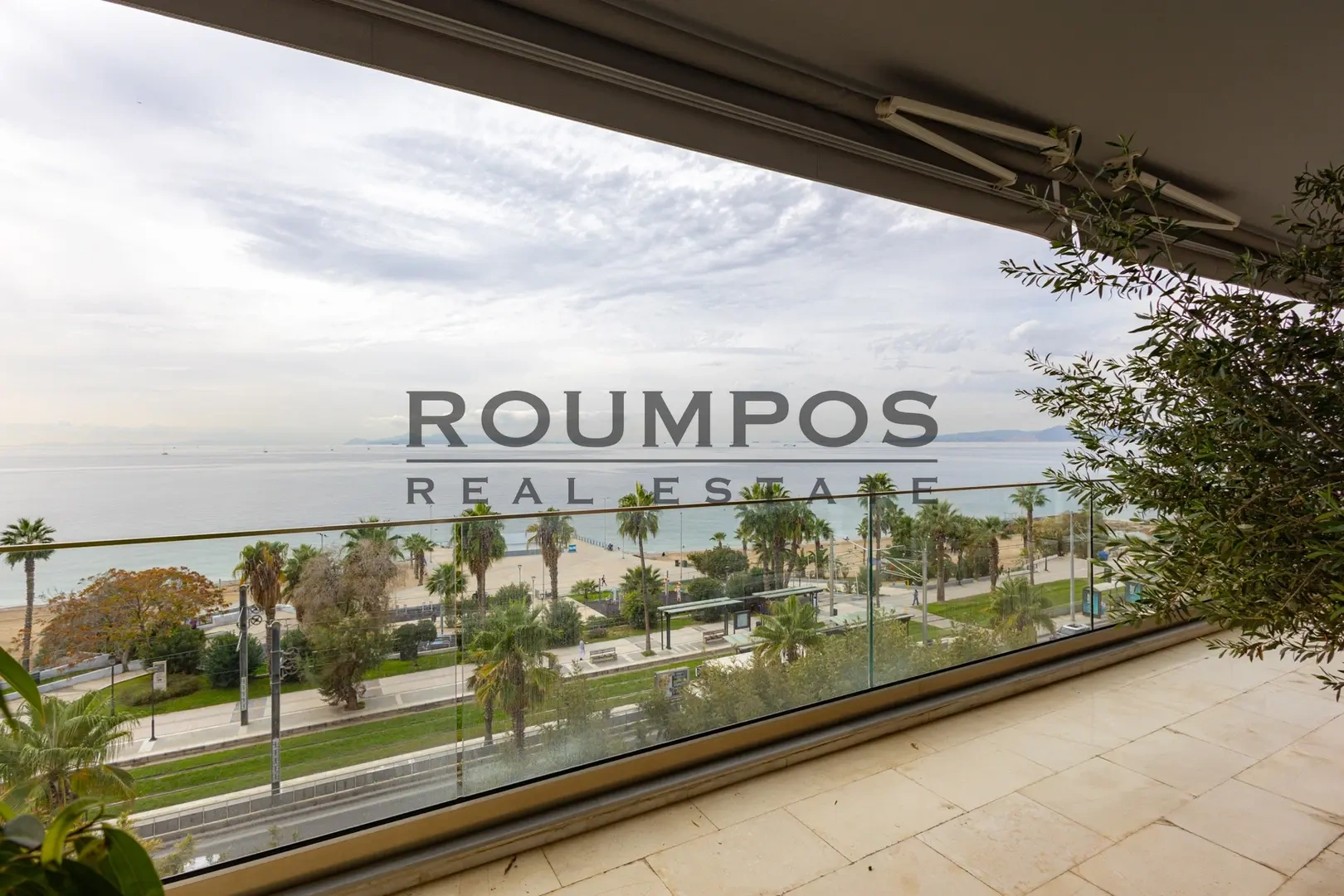 1 - vente appartement pieds dans l'eau palaion faliron attique grèce