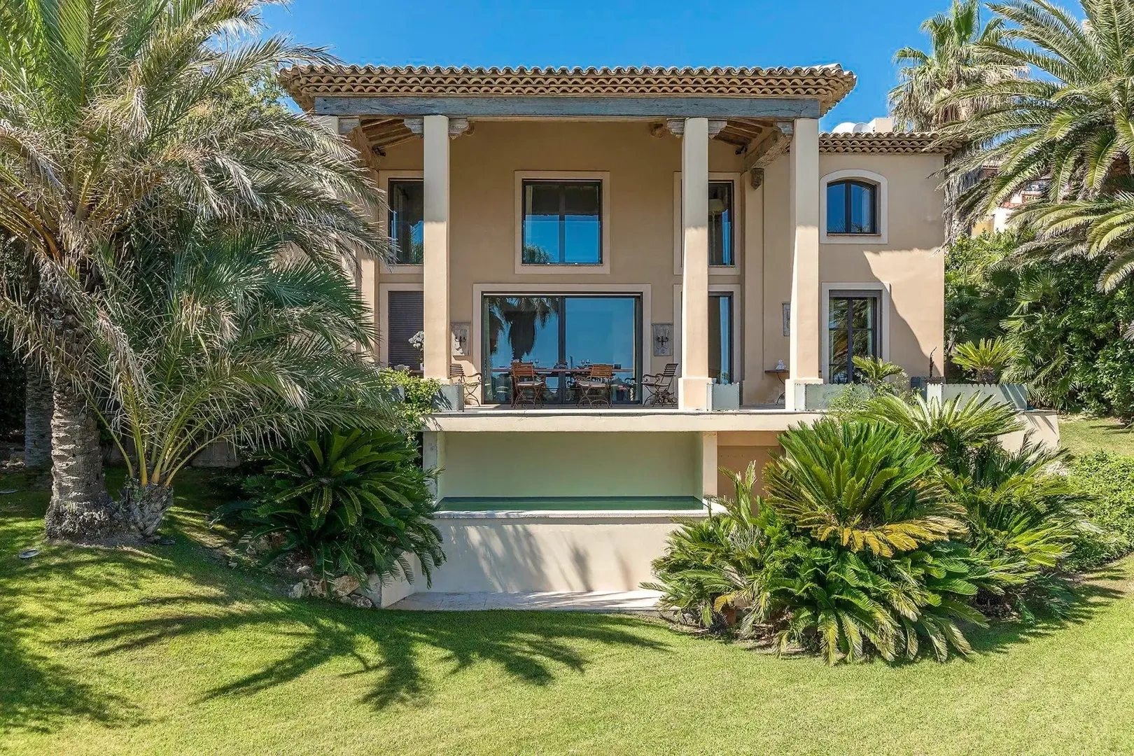 2 - vente villa pieds dans l'eau saint-raphaël var france