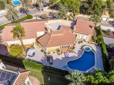 2 - venta villa a pie de playa cabo roig comunidad valenciana españa