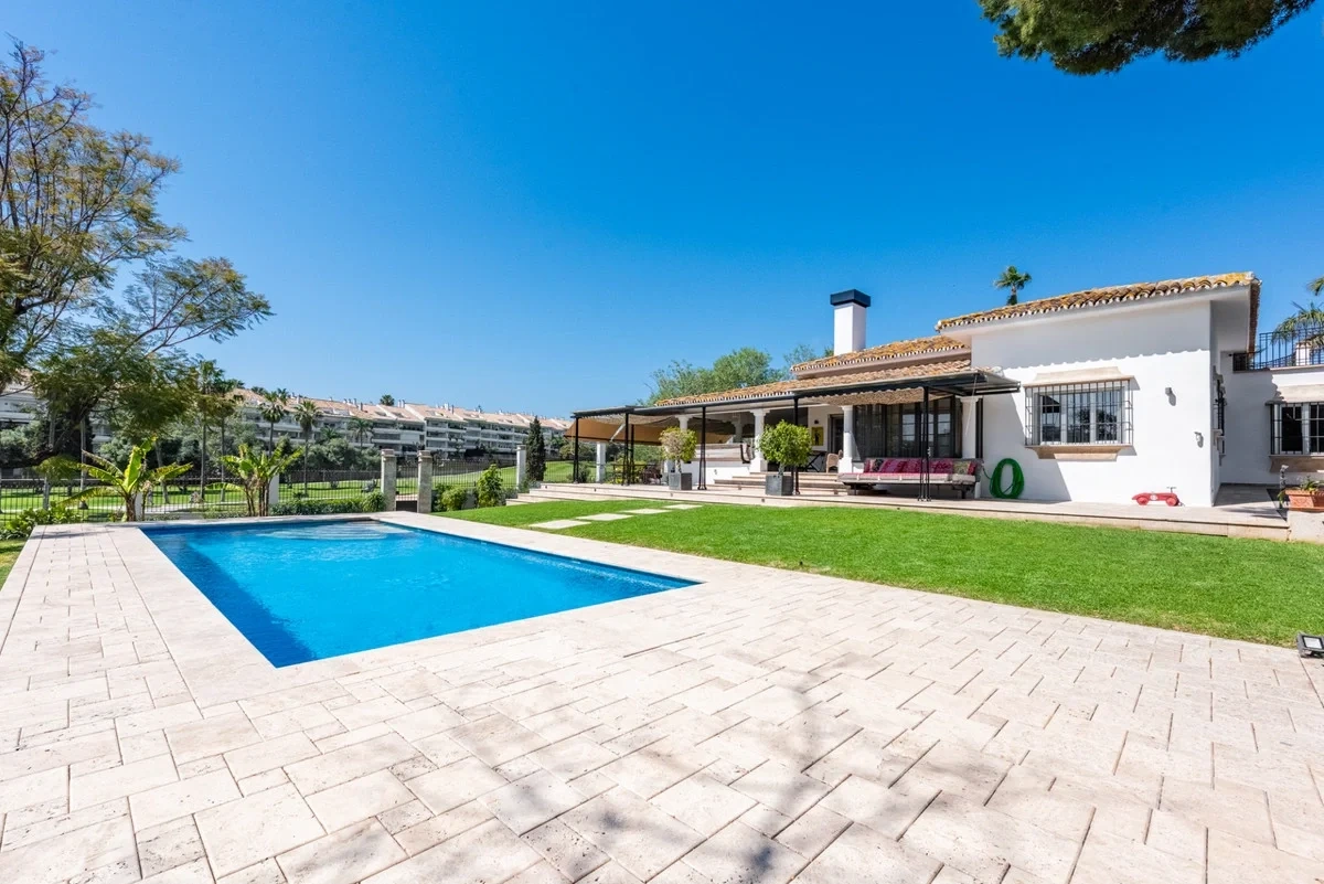1 - verkoop huis strand to voet san pedro de alcántara andalusië spanje