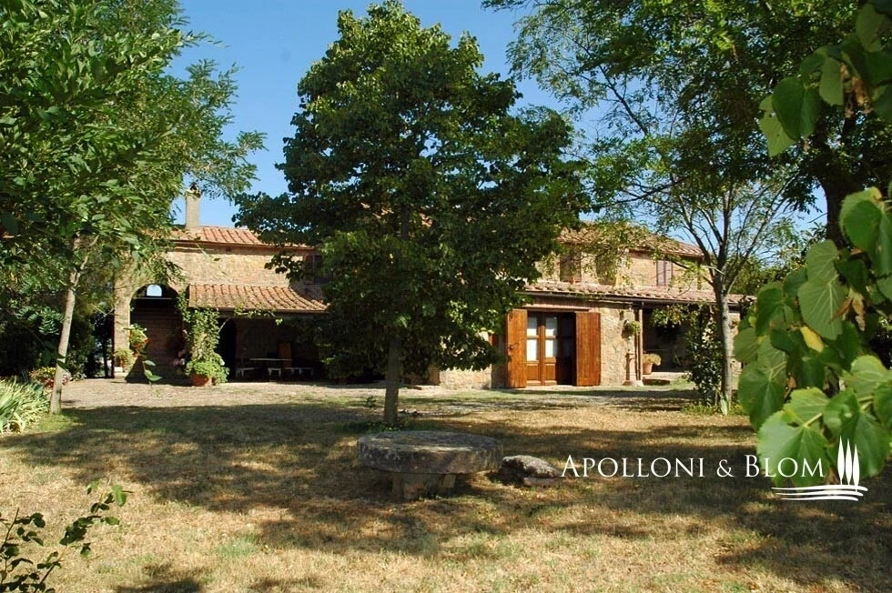 2 - estate for sale in pienza tuscany italy