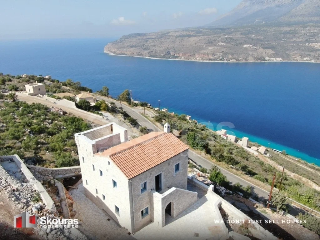 1 - venda casa vista de mar limeni peloponeso grécia