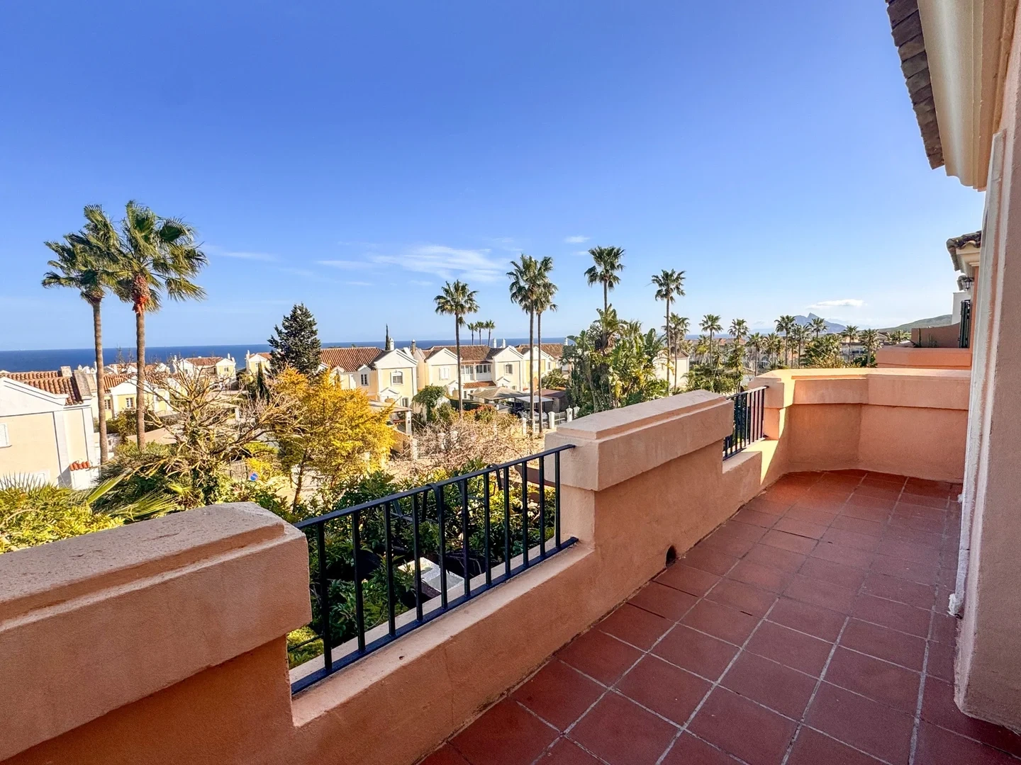 1 - vente maison pieds dans l'eau la alcaidesa andalousie espagne