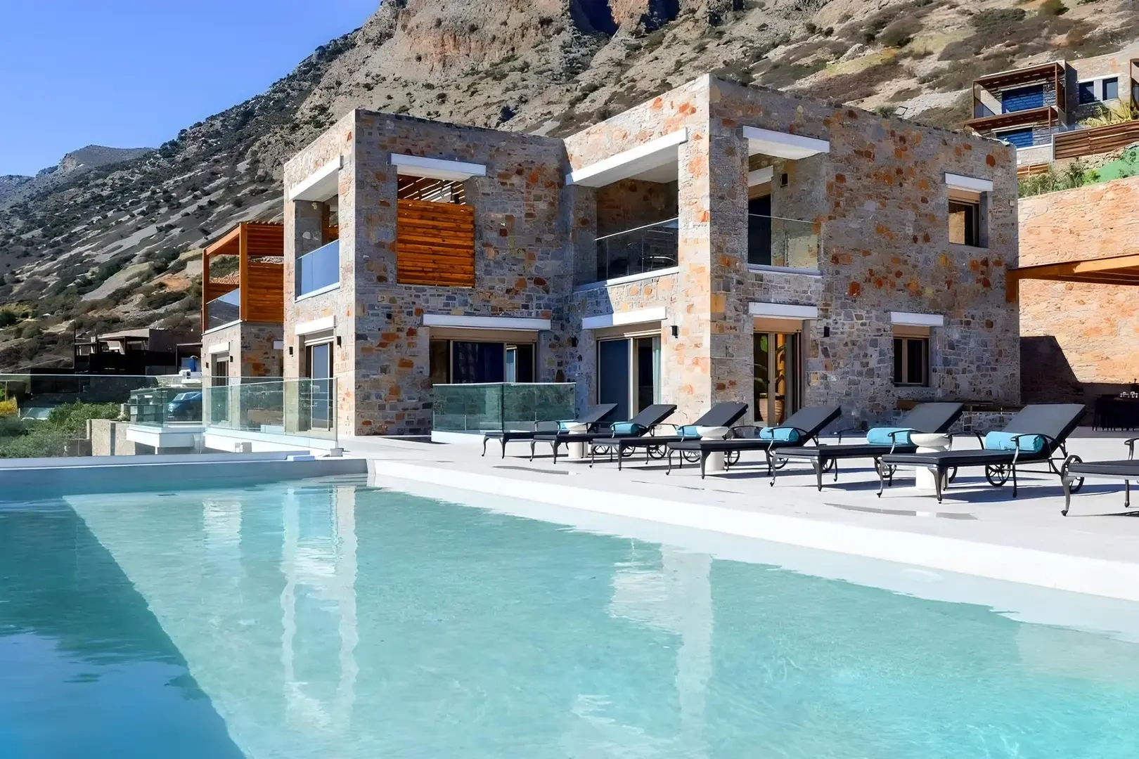 2 - vendita casa fronte mare pláka creta grecia