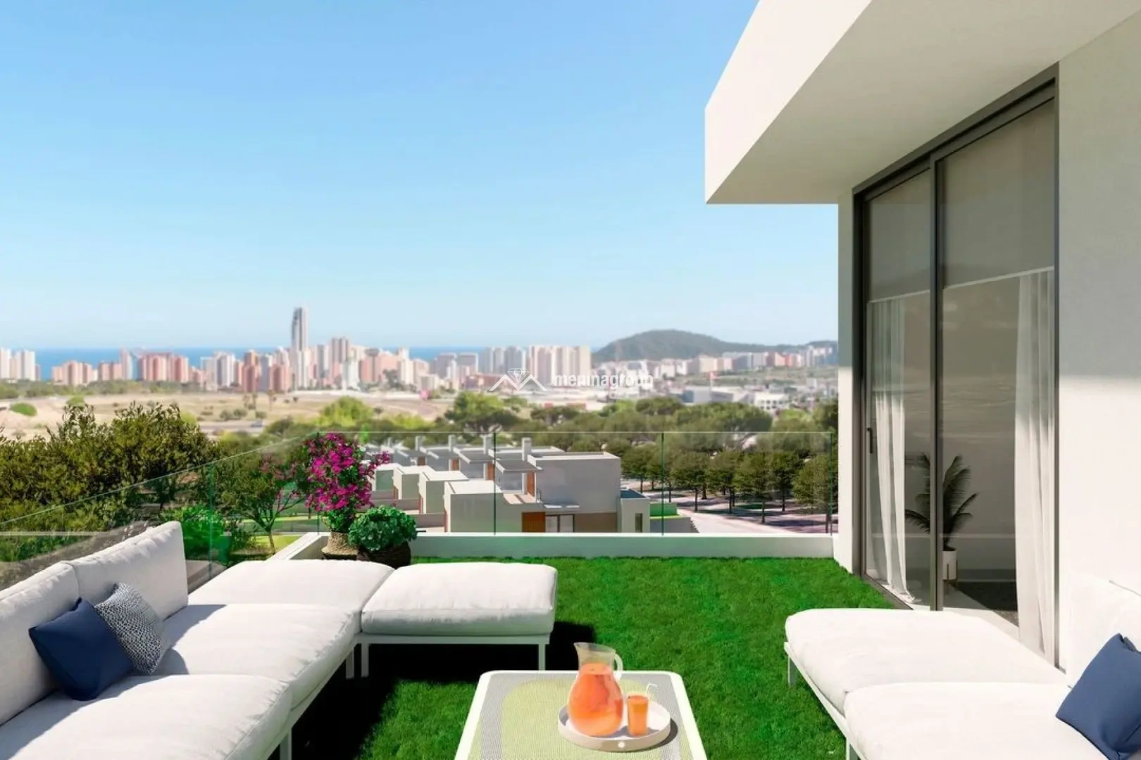 3 bedroom sea view house with swimming pool