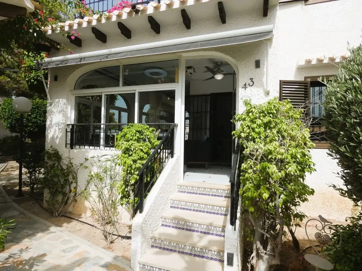 2 - venta villa a pie de playa cabo roig comunidad valenciana españa